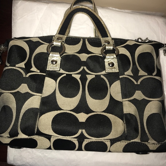 Authentic coach poppy bag! Black/silver! EUC! - Picture 6 of 16